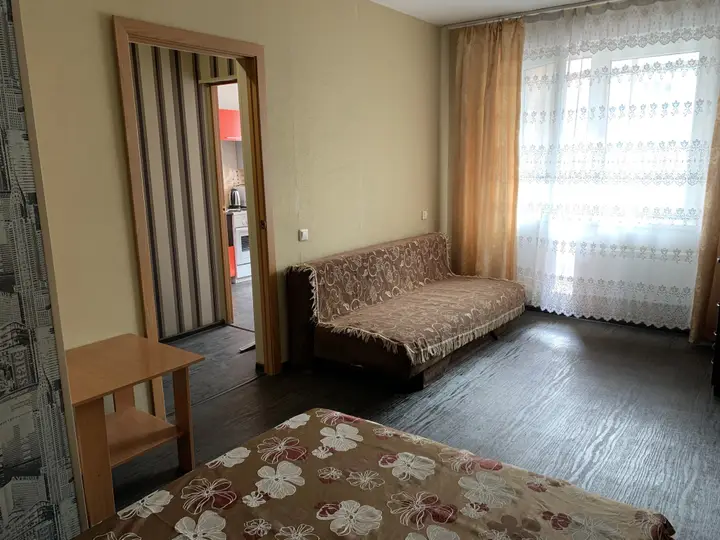 Красноярск: Квартира Недалеко от ТРЦ Планета