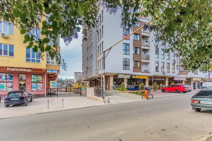 Сочи: Mnogo Morya Apartaments