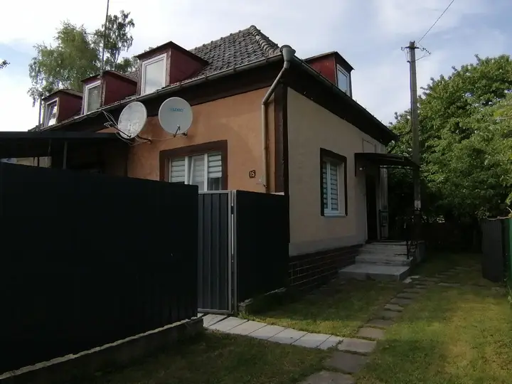 Светлогорск: Квартира с придомовой территорией и террасой
