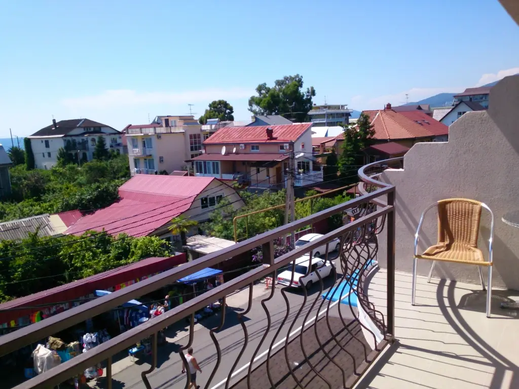 Сочи: Гостевой дом Бриз Адлер
