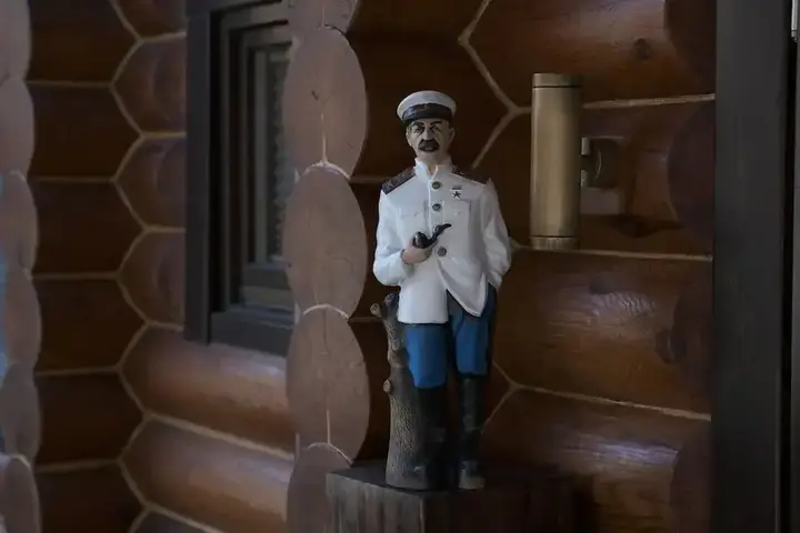 Красная Поляна: Red Rock Hotel