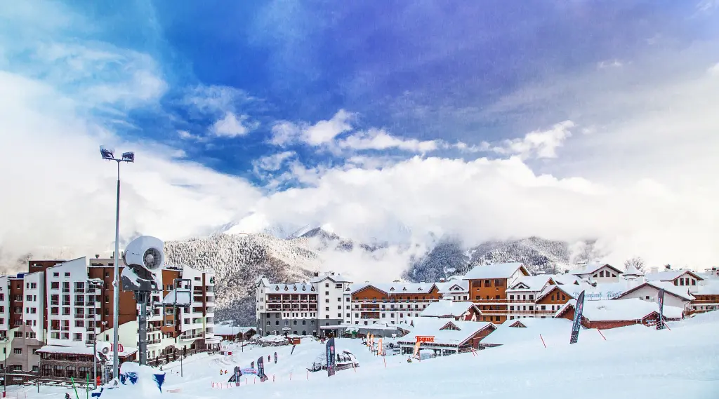 Красная Поляна: Отель Riders Lodge