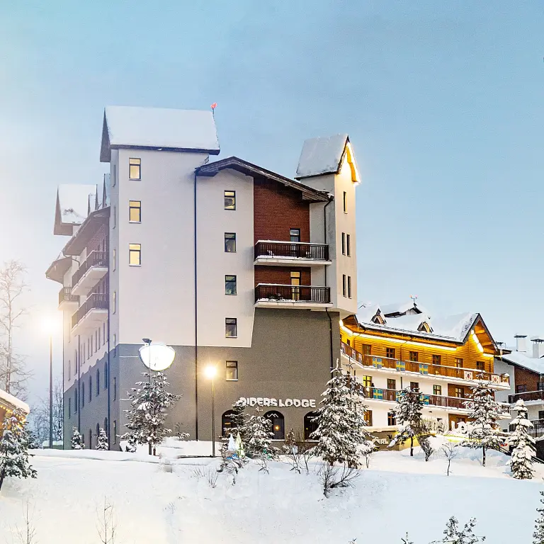 Красная Поляна: Отель Riders Lodge