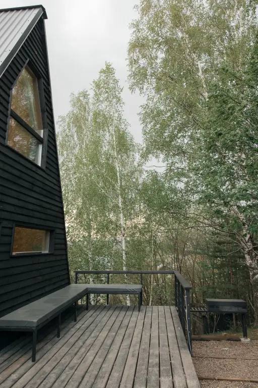 Нижний Новгород: Частный дом Черный Русский A-Frame дом с видом на город и березовую рощу
