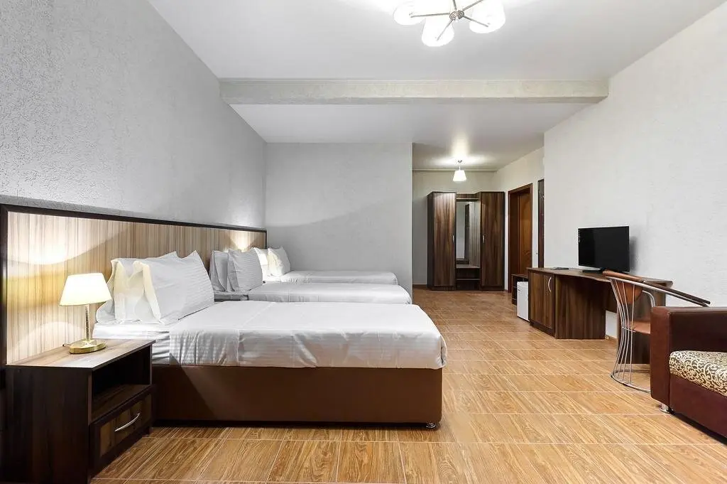 Эсто-Садок: Romanovski Hotel