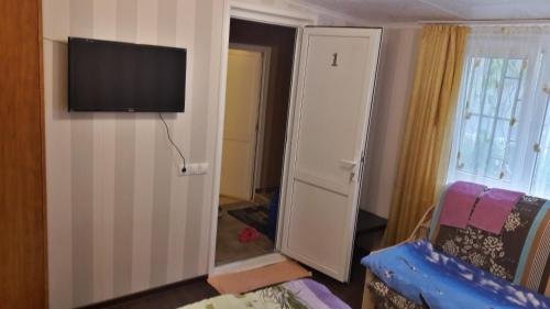 Сочи: Room in Apartment on Komsomolskaya