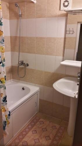 Сочи: Room in Apartment on Komsomolskaya