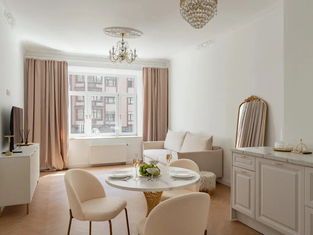 Квартира RoomyRoom Белая Орхидея у метро Приморская — фото 1