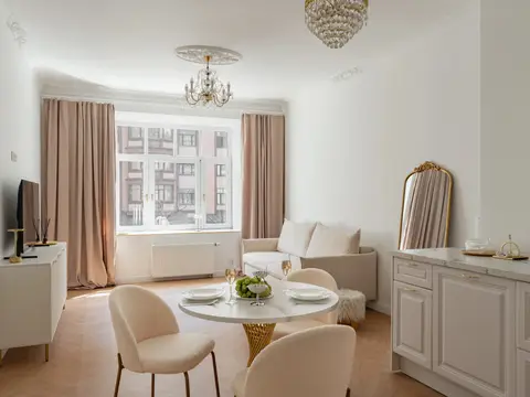 Квартира RoomyRoom Белая Орхидея у метро Приморская — фото 1