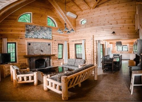 Красная Поляна: Shanti Lodge