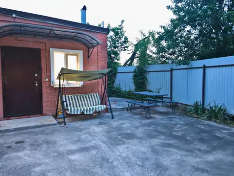 Частный дом Уютный в центре по улице Фрунзе 84 — фото 1