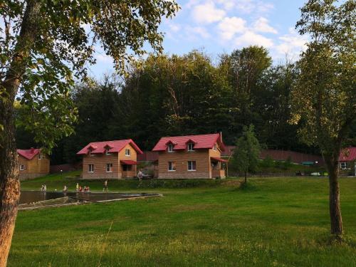 Красная Поляна: Eco-Chalet Honey Place