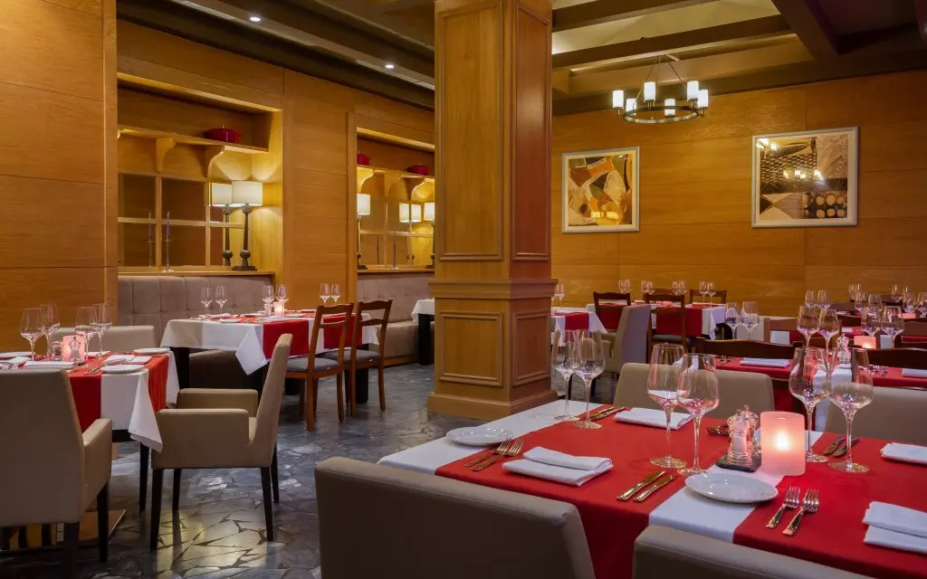 Эсто-Садок: Mövenpick Hotel Krasnaya Polyana