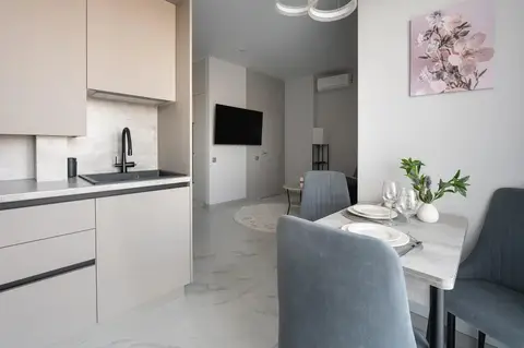 Real Apartments на Цюрупы — фото 1
