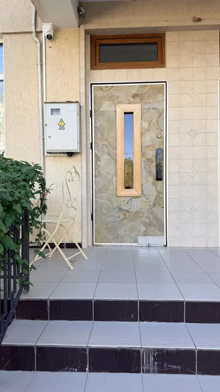 Евпатория: Квартира 2-комнатная квартира с отдельным входом и террасой