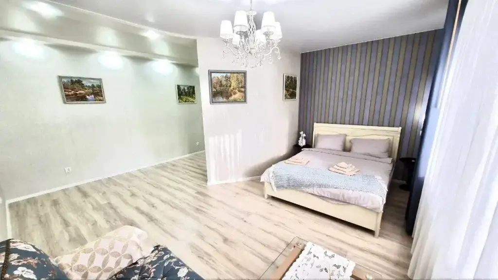 Псков: Квартира просторная в центре с парковкой и джакузи