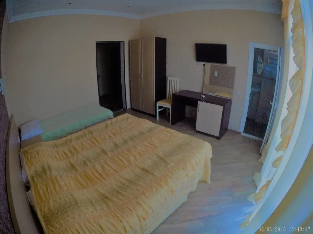 Сочи: U Lauryi Guest House