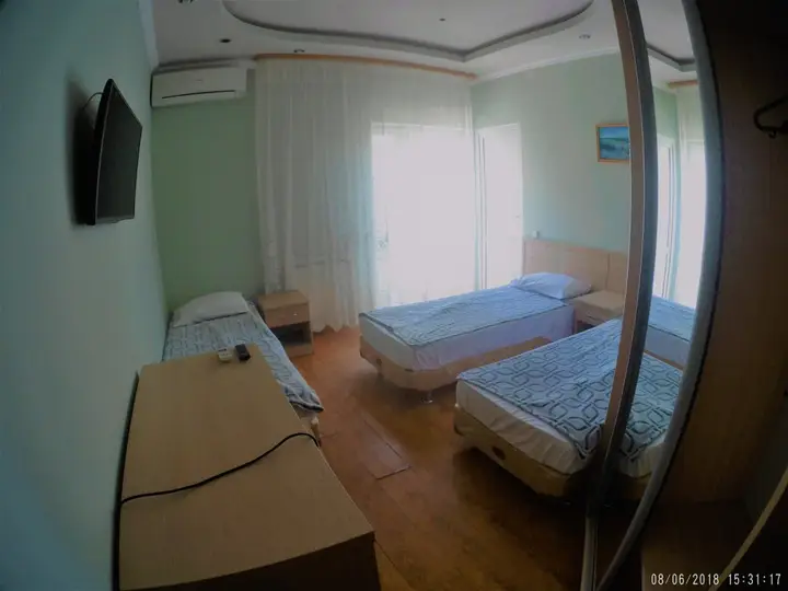 Сочи: U Lauryi Guest House