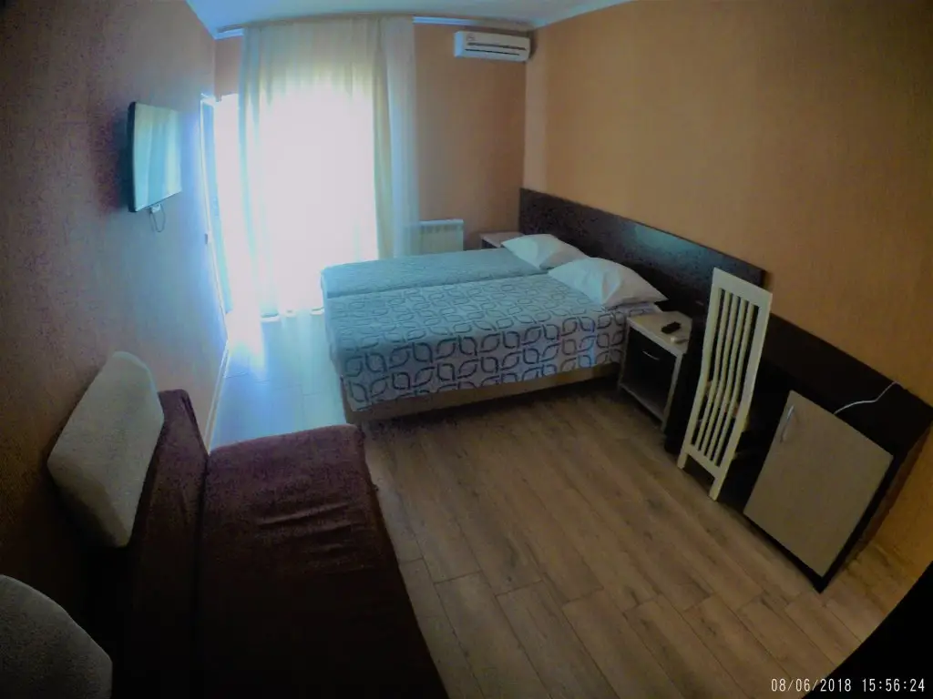 Сочи: U Lauryi Guest House