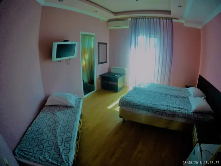 Сочи: U Lauryi Guest House
