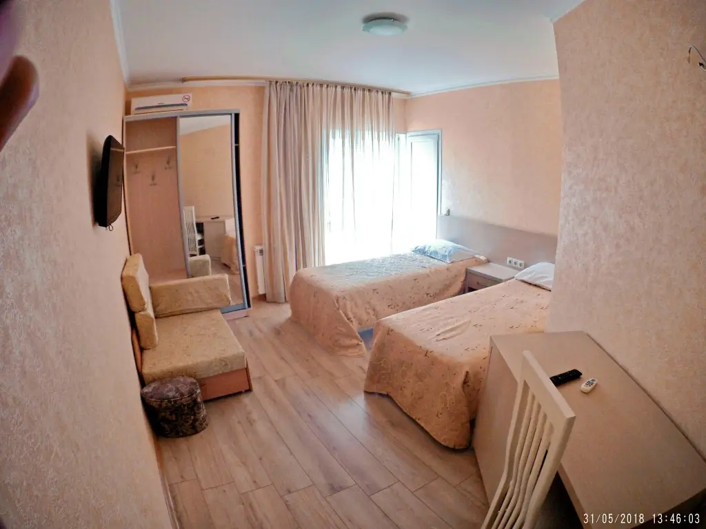 Сочи: U Lauryi Guest House