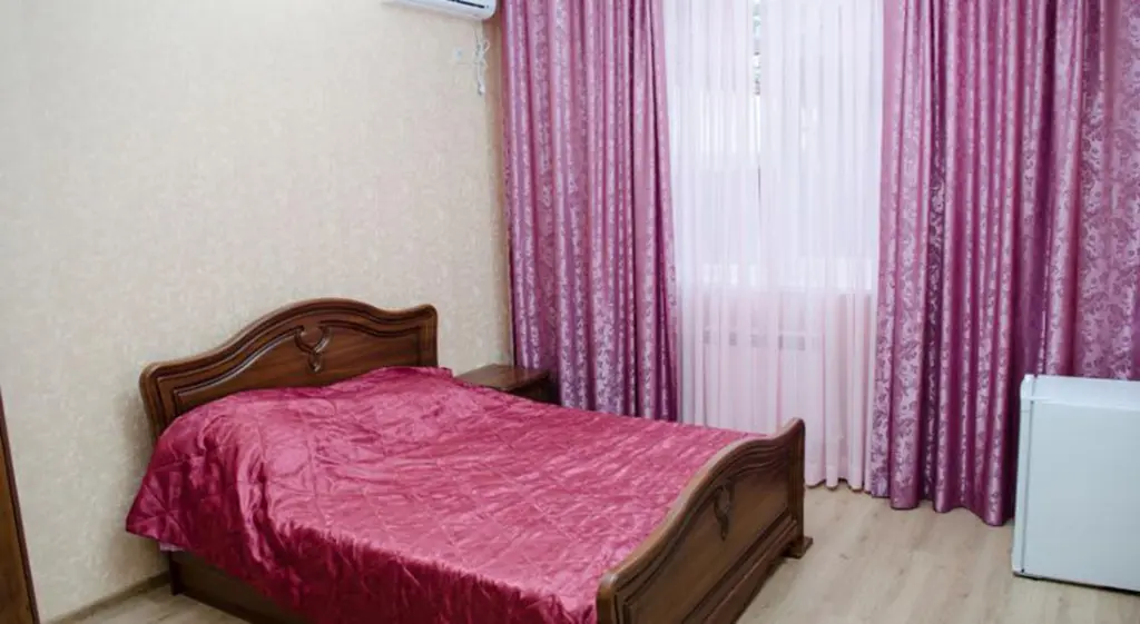 Сочи: U Lyudmilyi Guest House