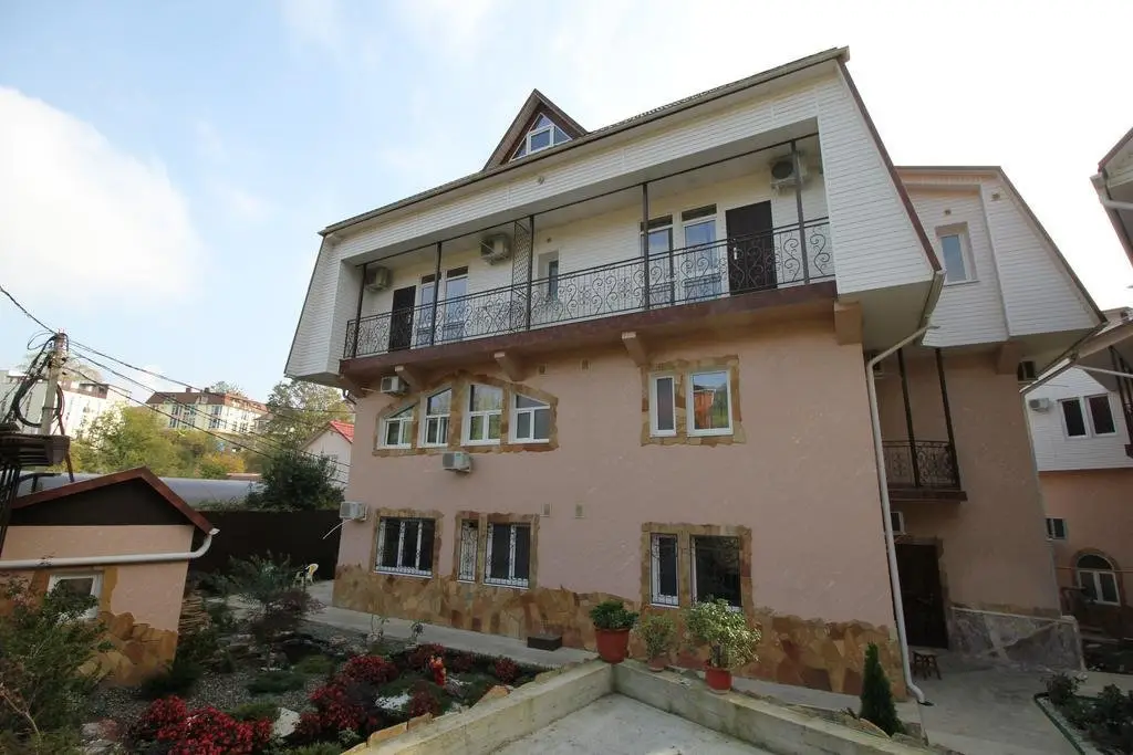 Сочи: U Oksani Guest House