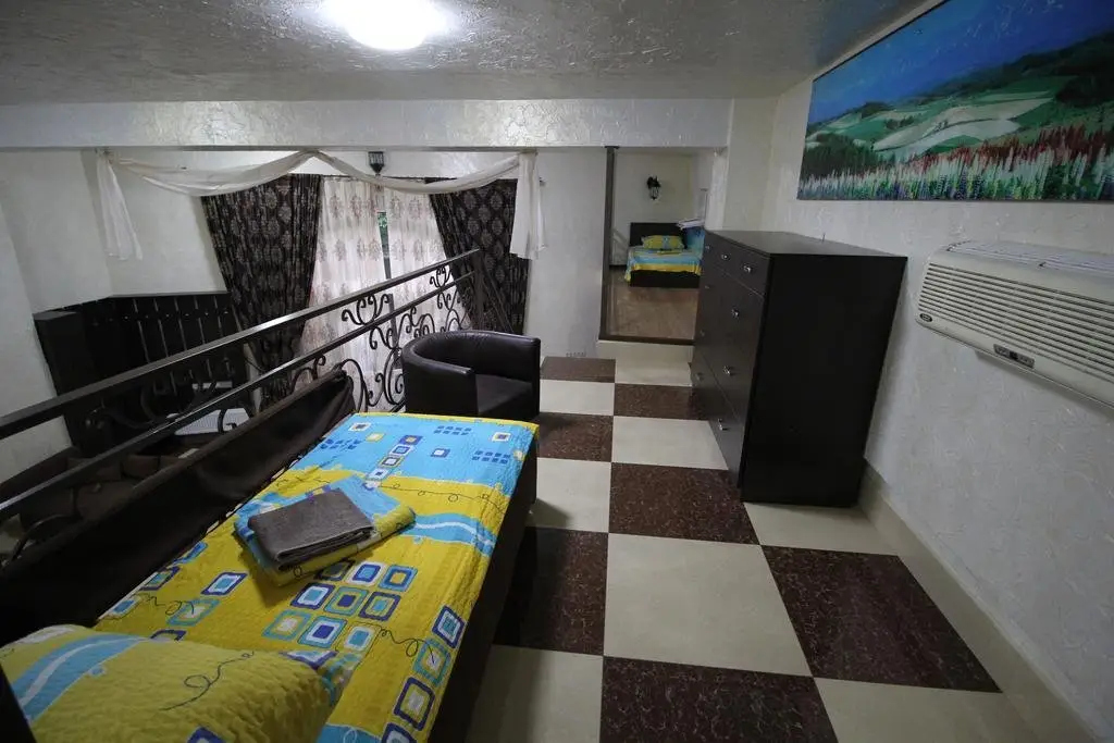Сочи: U Oksani Guest House