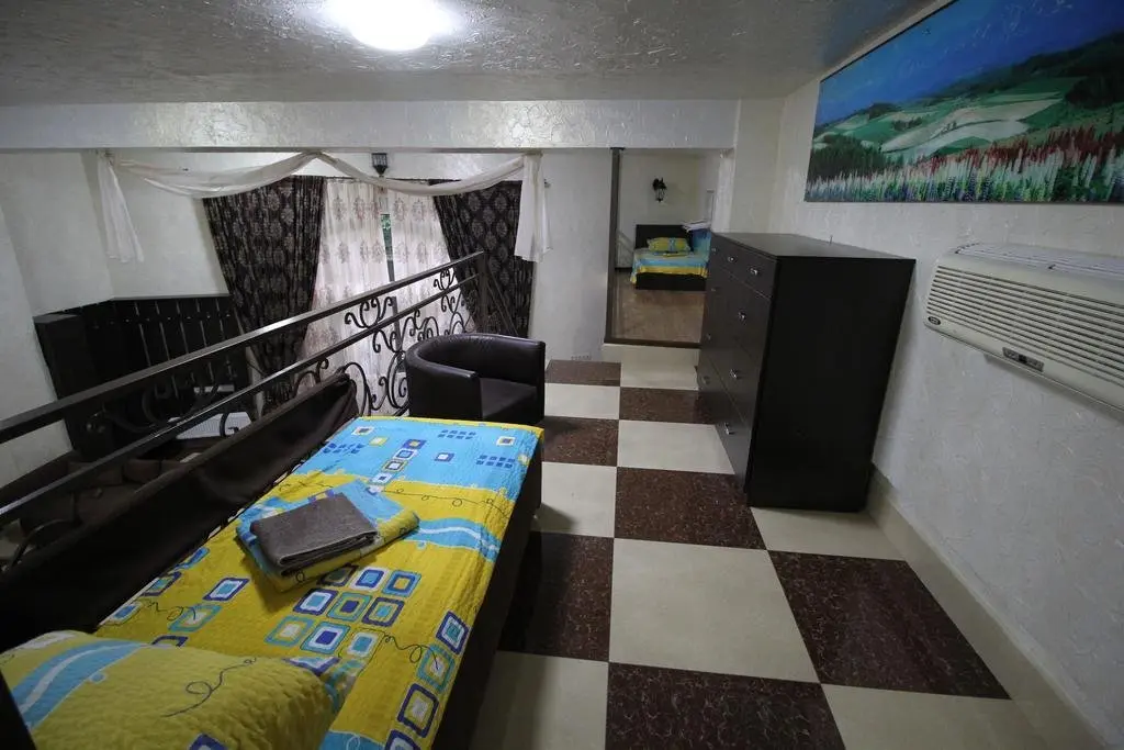Сочи: U Oksani Guest House