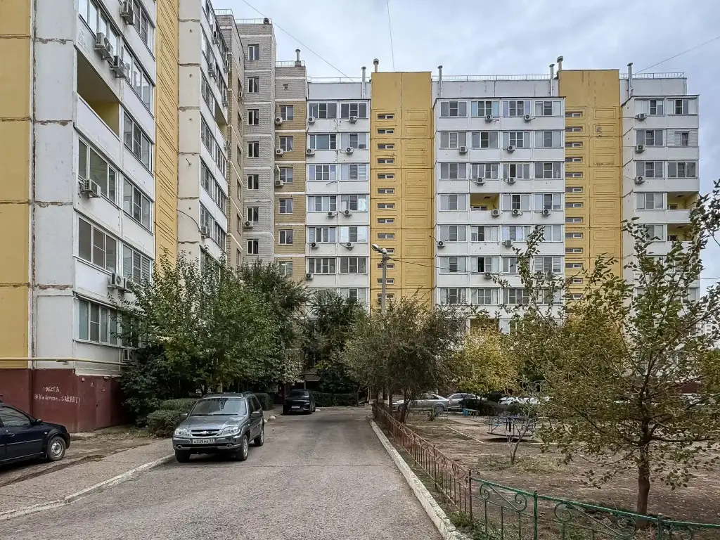 Астрахань: Апартаменты Green FOX на улице Куликова 81к4