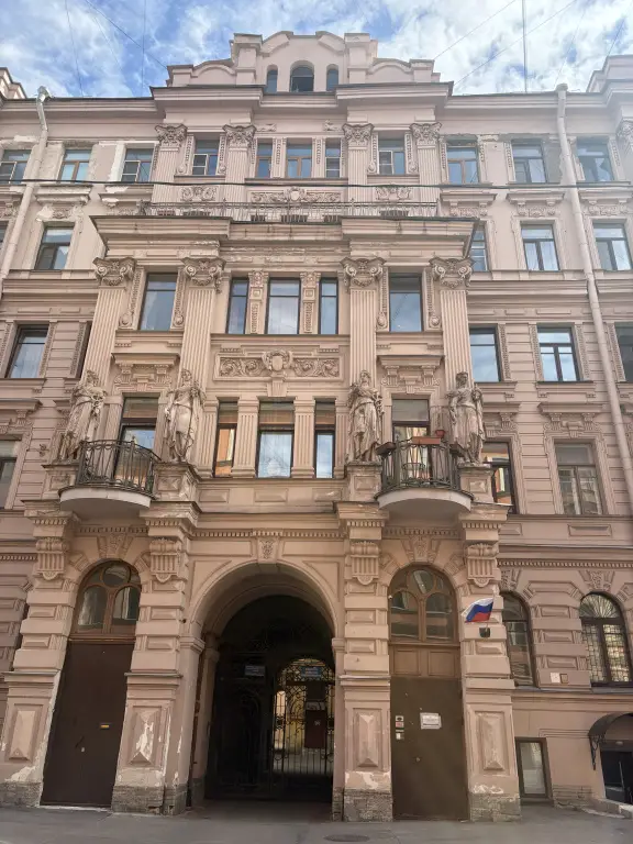 Апартаменты в самом сердце Питера — фото 1