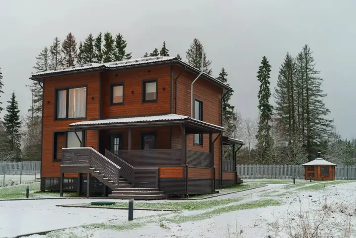 Кучерово: Частный дом LakeHouse Michurinskoe