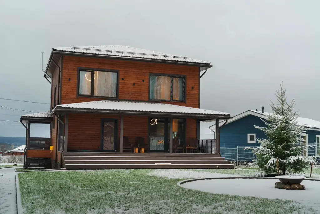 Кучерово: Частный дом LakeHouse Michurinskoe