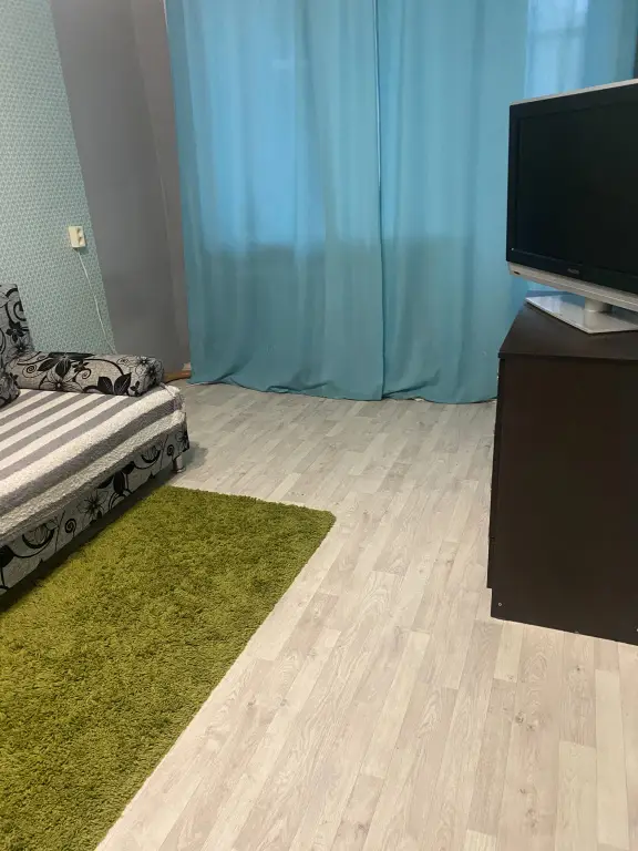 Уфа: Квартира в шаговой доступности от предприятии. Дам на красной линии