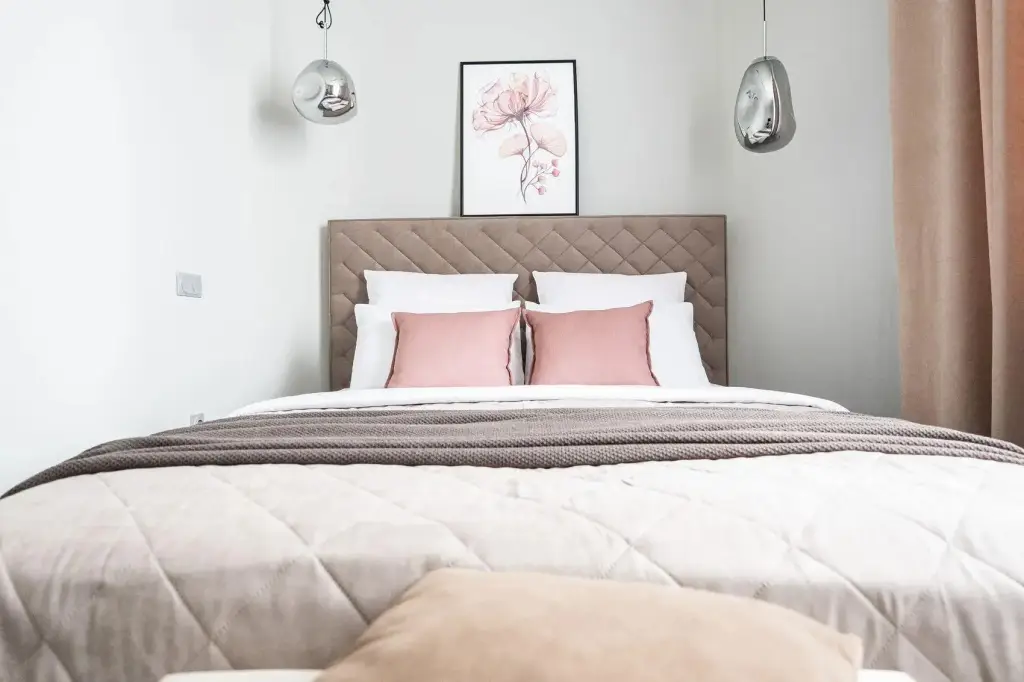Челябинск: Пять Звезд на улице Сони Кривой 33