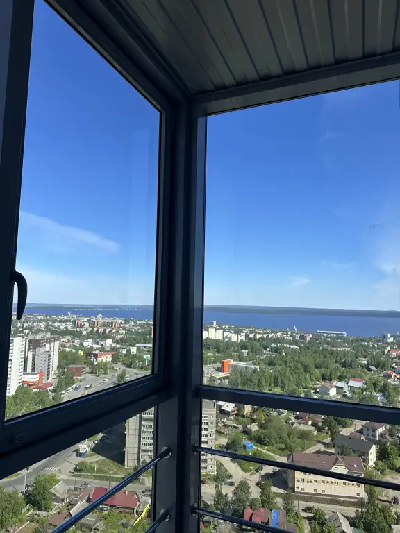 Петрозаводск: Квартира на 24 этаже с видом на озеро