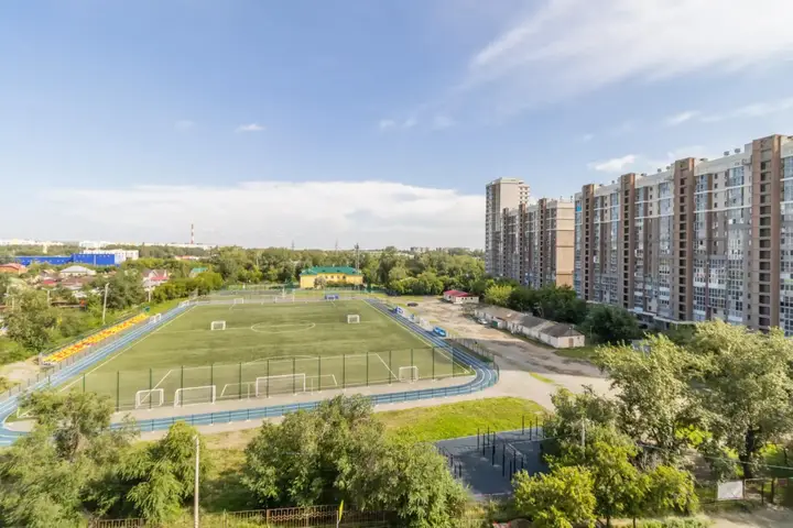 Челябинск: 2-комнатные апартаменты с 3 двуспальными местами, 65м²