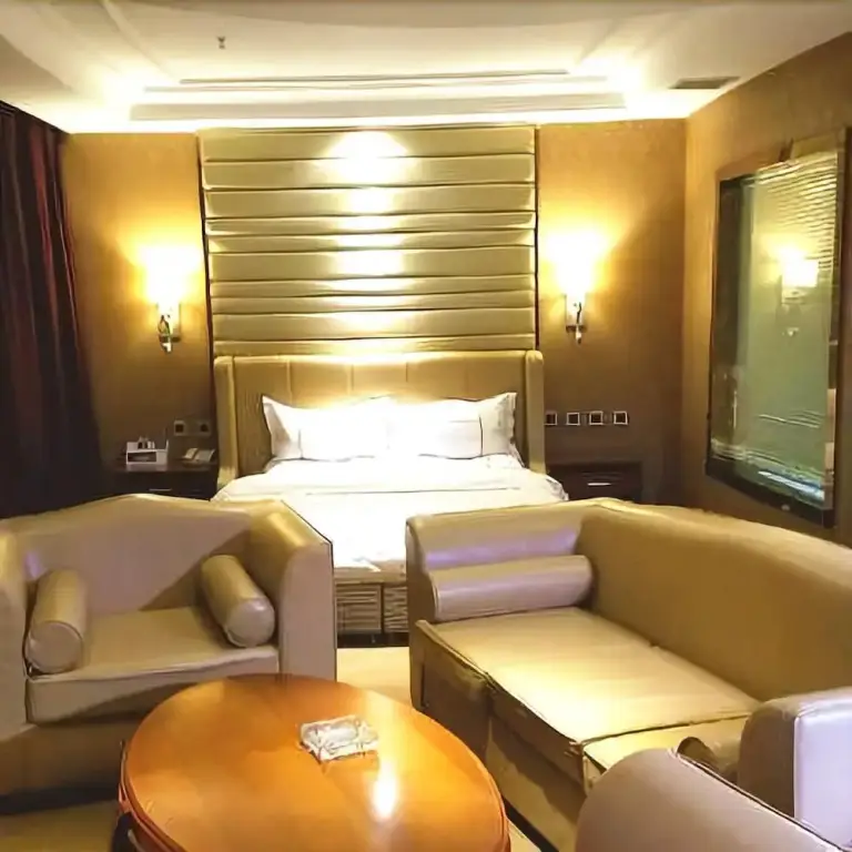 Qianyuan Business Hotel — фото 1