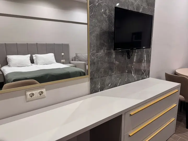 Сочи: Апартаменты в Отеле Mirror Family на Кирова 95