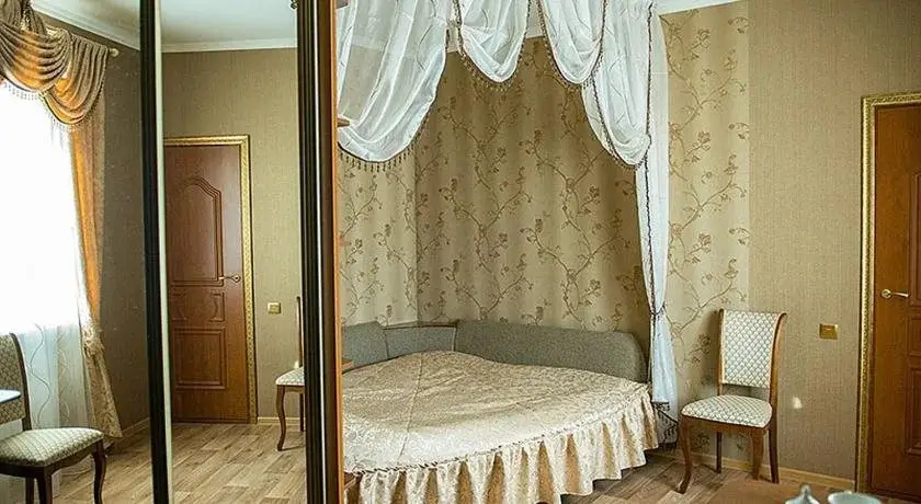 Елец: Гостиный Двор Леон