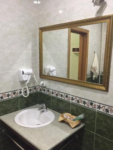 Энгельс: Edelveis Hotel