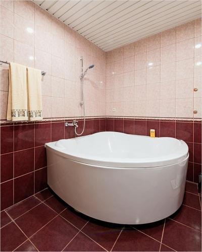 Энгельс: Edelveis Hotel