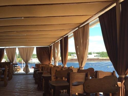Энгельс: Edelveis Hotel