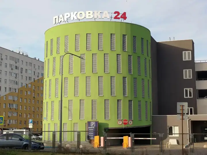 Нижний Новгород: Стрелка на улице Бурнаковская 83