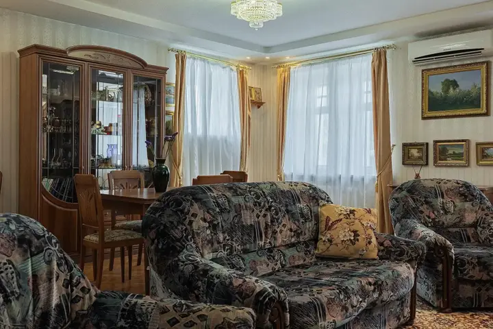 Нижний Новгород: Просторная квартира в центре