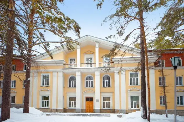 Бердск: Меблированные комнаты Сосновка
