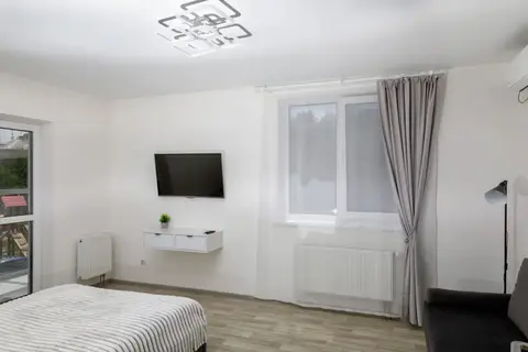 Квартира Уютная 1 комнатная, посуточно в новостройке спального района — фото 1