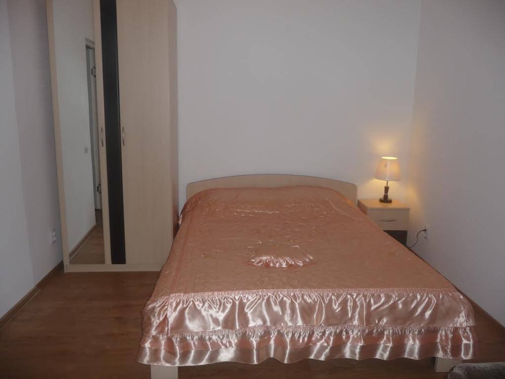 Таганрог: Apartments on Italyansky Pereulok