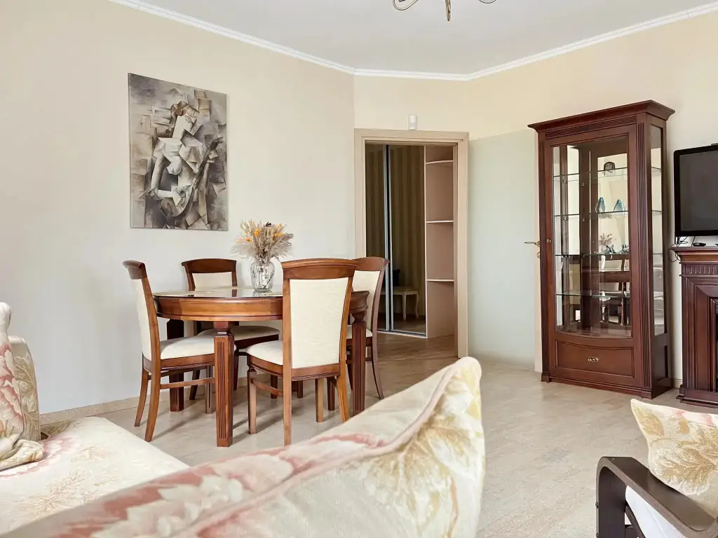 Калининград: 8th floor apartment