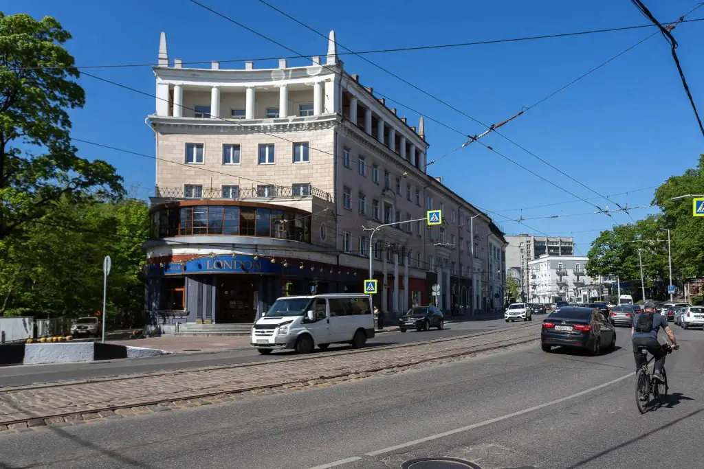 Апартаменты Suffix на Сержанта Колоскова 1а — фото 1